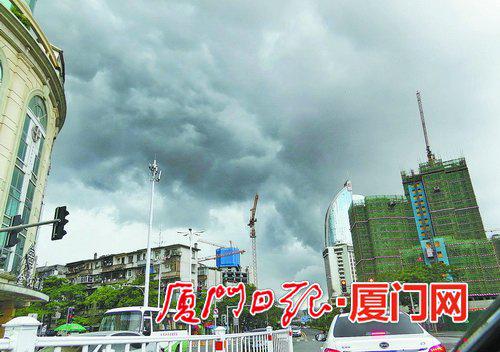 廈門(mén)面臨臺(tái)風(fēng)威脅，全方位解讀臺(tái)風(fēng)動(dòng)向與應(yīng)對(duì)策略